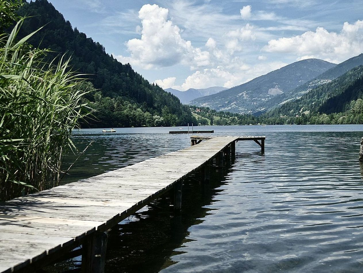 Lake House Retreats